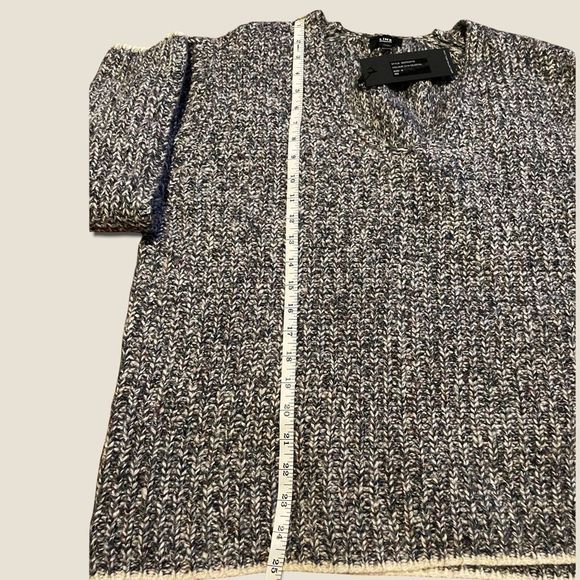 LINE - Chunky Knit Celestial Grey V-Neck Sweater - size M - Picture 7 of 10